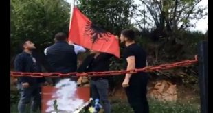 Rivendoset flamuri shqiptar që ishte larguar nga lapidari i dëshmorit i UÇPMB-së, Fatmir Ibishi në Konçul të Bujanocit