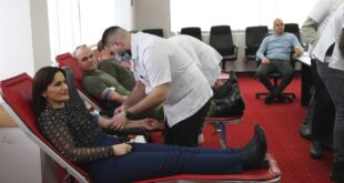 Në Ministrinë e Mbrojtjes dhe të FSK-së filloi aksioni tradicional i dhurimit vullnetar të gjakut