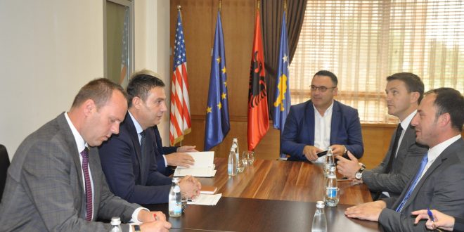 Ministri i Arsimit, Shyqiri Bytyqi premton ndarje të kuotave për studentët shqiptarë nga Mali i Zi