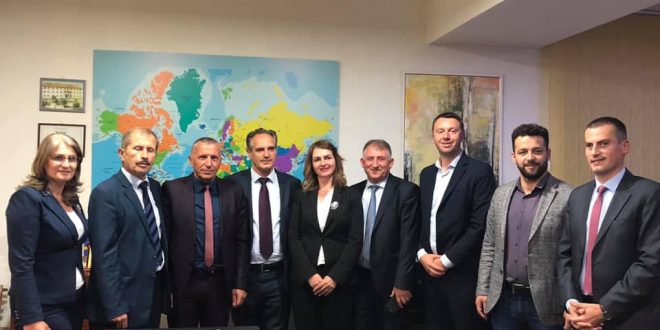 Një delegacion i deputetëve të Kuvendit të Kosovës ka vizituar komunat e Kosovës Lindore
