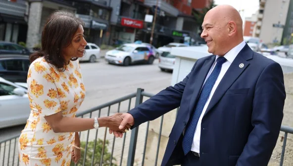 Ardian Gjini siguron SHBA të  Ndryshimi në AAK nuk prek orientimin strategjik të partisë