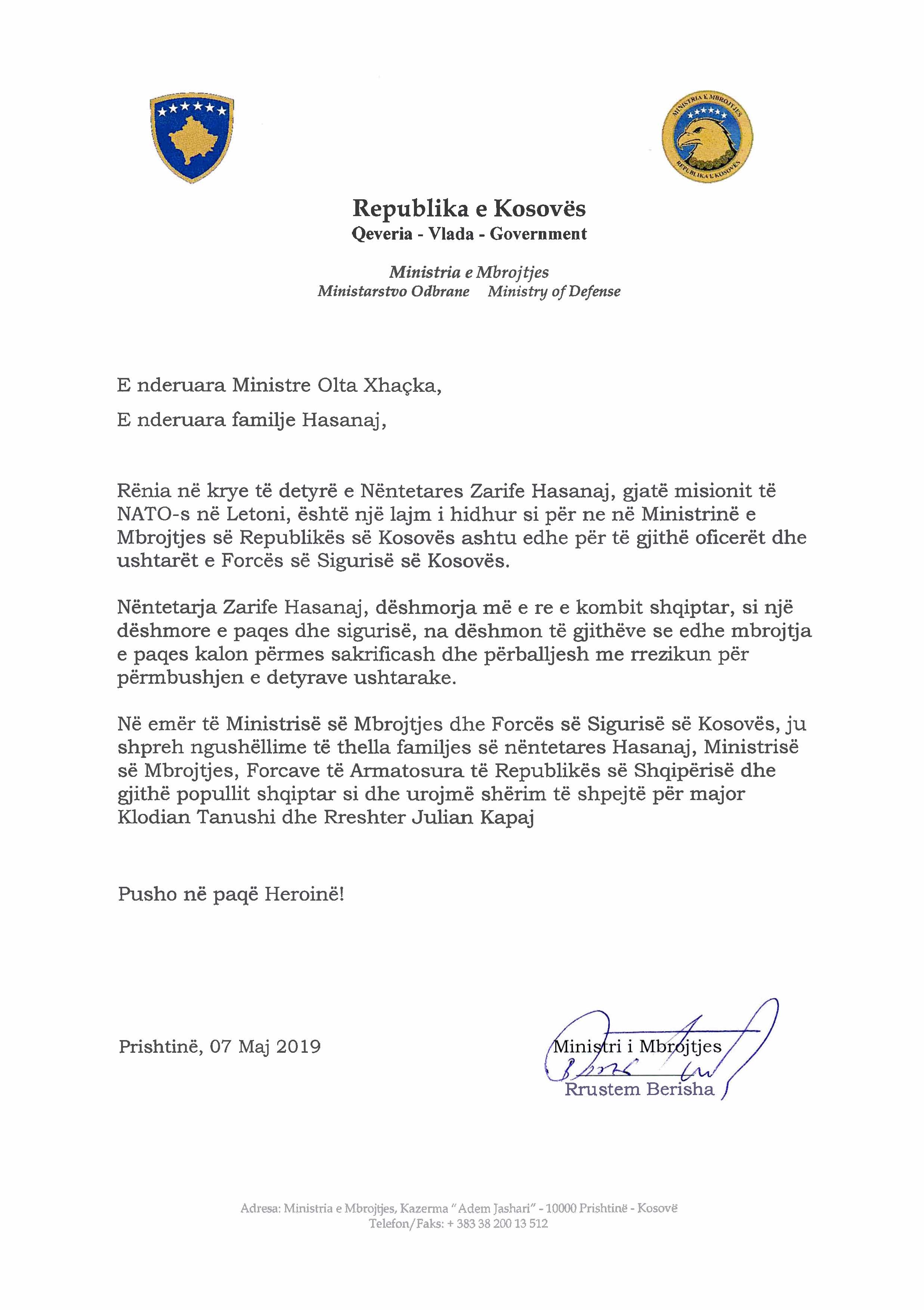 Ministri Berisha i dërgoi telegram ngushëllimi ministres, Olta Xhaçka dhe familjes së ushtarakes, Zarife Hasanaj