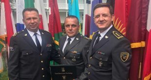 Komandanti i FSK-së Rrahman Rama mori pjesë në diplomimin e nënkolonel Ejup Maqedoncit në SHBA