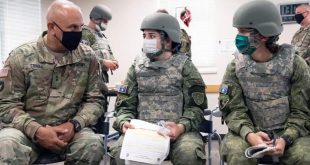 Komandanti i Gardës Kombëtare të Iowa-s i viziton pjesëtarët e FSK-së në trajnimin e specializuar të mjekësisë luftarake
