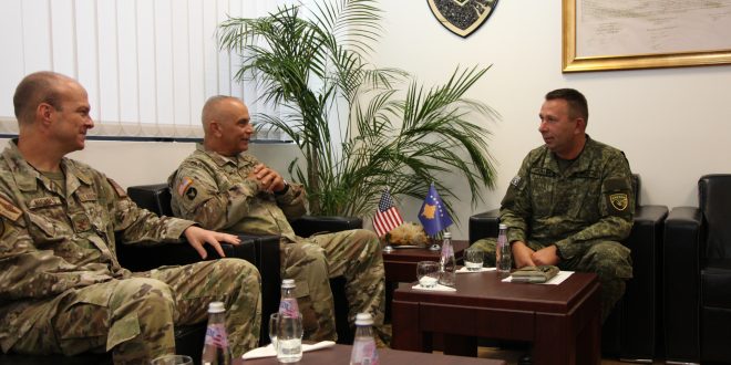 Komandanti i ri i Gardës Kombëtare të Ajovës, Benjamin Corell, po qëndron për vizitë në Ministrinë e Mbrojtjes së Kosovës