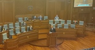 Ju të Qeverisë duhet të ndaloni, sepse ju nuk i besoni vetes as aleatëve, ka thënë sot në Kuvendin e Kosovës, Ramush Haradinaj