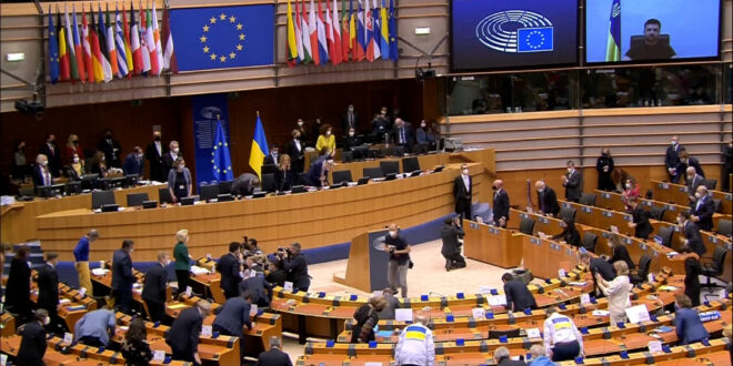 Kryetari i Ukrainës, Zelenskij, ka mbajtur një fjalim prekës në Parlamentin Evropian, në kohën kur vendi i tij ndodhet në luftë me Rusinë