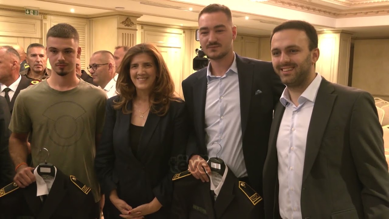  Uniformat e Lirisë  iu dorëzuan familjarëve të ish krerëve të UÇK së