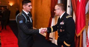 Kapiteni Bujar Ferizi nderohet me dy çmime në shkollën ushtarake në SHBA