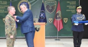 Ministri Berisha i ndau medalje për Shërbim të Shquar drejtorit të NALT-it, gjeneralit Hoffmann