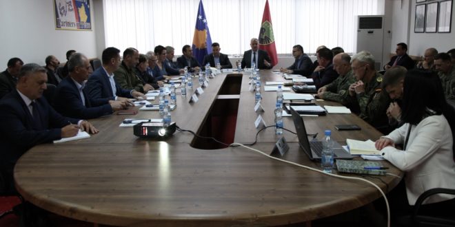 Komisioni Parlamentar për Punë të Brendshme, Siguri e Mbikëqyrje të FSK-së zhvilloi takim me udhëheqësit në MFSK-së