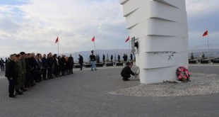 Sot në Gjilan u bënë homazhe te varrezat e bashkëshortëve dëshmorëve, Tefik Zymberi e Hanumshahe Zymberi