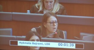 Deputetja, Hykmete Bajrami, i ka reaguar shefes së grupit parlamentar të Lëvizjes Vetëvendosje, Mimoza Kusari-Lila
