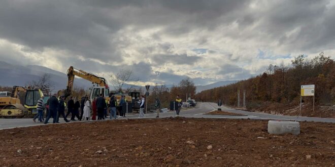 AVONET: Në “Inaugurimin” e projektit të papërfunduar, mori pjesë vetëm Arsim Ademi kandidati për kryetar komune pa kryeministër e ministra!