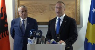 Gramoz Ruçi e uron Ramush Haradinajn, për rizgjedhjen e tij në krye të partisë Aleanca për Ardhmërinë e Kosovës