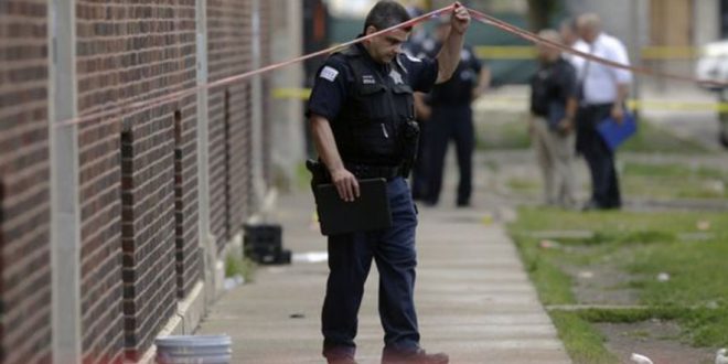 Bandat terrorizojnë Çikagon, 10 të vrarë e 60 të goditur gjatë një dite