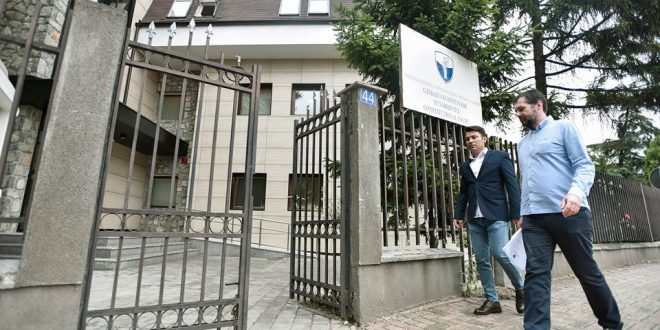 LV e dorëzon në Kushtetuese kërkesën për vlerësimin e vendimit të Thaçit për shtyrjen e zgjedhjeve në Besianë e Mitrovicë
