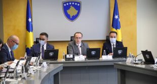 Kryeministri i vendit, Avdullah Hoti takon Komisionin Ekzekutiv për luftimin, monitorimin dhe reagimin ndaj COVID-19