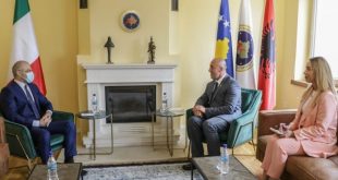 Kryetari i AAK-së Ramush Haradinaj, ka biseduar me ambasadorin e Italisë, Nicola Orlando