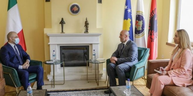 Kryetari i AAK-së Ramush Haradinaj, ka biseduar me ambasadorin e Italisë, Nicola Orlando