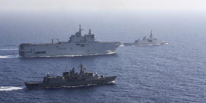 Franca ka filluar manovra detare me Marinën greke para ishullit të Kretës për ta frikësuar Turqinë