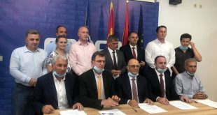 Pesë partitë shqiptare në Mal të Zi kanë firmosur marrëveshjen për koalicion për zgjedhjet e 30 gushtit