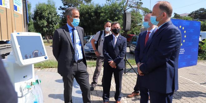 Ministria e Shëndetësisë ka pranuar sot 30 respiratorë donacion nga Bashkimi Evropian