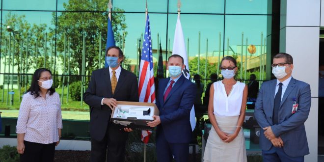 USAID i dhuron Kosovës një donacion me termo-skanerë që do t’i shërbejnë personelit shëndetësor në pikat kufitare