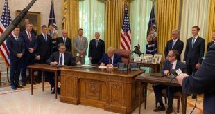 Kryeministri, Hoti dhe kryetari i Serbisë, Vuçiq nënshkruan një marrëveshje ekonomike në Shtëpinë e Bardhë, në Uashington