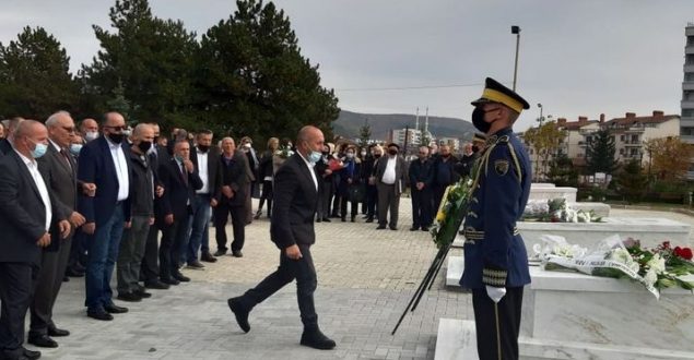 Haradinaj: 2 nëntori është ditë e vetëdijes kombëtare por edhe e pozicionimit për t’i shërbyer lirisë që u arrit