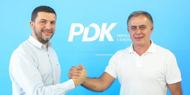 Kryetari i PDK-së, Memli Krasniqi e prezanton kandidatin për kryetar të Malishevës nga kjo parti, Isni Kilaj