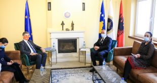 Haradinaj takohet me shefin e EULEX-it, Lars-Gunnar Wigemark, diskutojnë për zhvillimet në vend