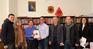 Sot në selinë e Radios Kosova e Lirë kanë qëndruar për një vizitë familjarë dëshmorësh nga SHFD e UÇK-së, dega në Pejë