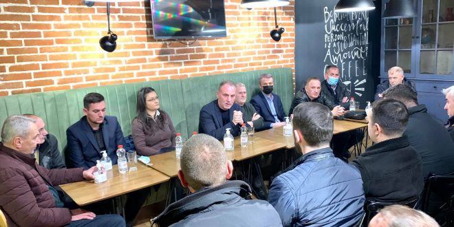 Fatmir Limaj ka biseduar me strukturat drejtuese të Nismës Socialdemokrate në Ferizaj