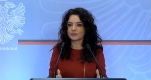 Elisa Spiropali: Me fytyrat e maskat e tyre në protesta, nuk ai dalin të krijojnë besimin e publikut, në rrugën e tyre të shëmtuar