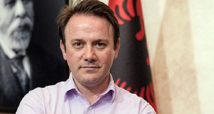 Deputeti, Ralf Gjoni, fton socialistët ta miratojnë një rezolutë për të dënuar krimet e serbëve kundër shqiptarëve