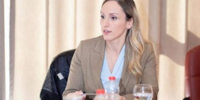 Albana Bytyqi - Vetëvendosjes: E lëshuat bajrakun, me ju 10 vjet mbrapa krejt dhe drejt, më as parti politike vendimmarrëse nuk jeni