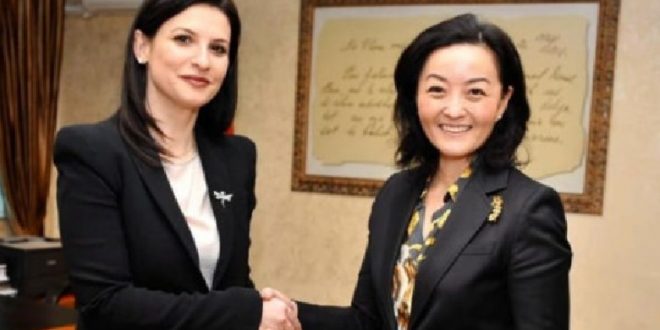 Ambasadorja amerikane në Shqipëri, Yuri Kim ka vlerësuar të gjithë punën e bërë nga ministrja e Drejtësisë, Etilda Gjonaj