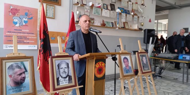 Në Han të Elezit u shënua 20-vjetori i rënies të dëshmorëve: Baki Krasniqi, Ilaz Thaçi, Raif Thaçi, dhe i gazetarit, Karem Lawton