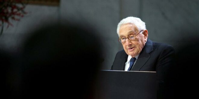 Diplomati i mirënjohur amerikan, Henry Kissinger, thotë se Ukraina duhet t' ia lëshojë Rusisë disa territore