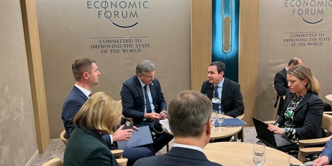 Kryeministri, Albin Kurti është takuar me kryetarin e Kroacisë, Andrej Plenkoviq, në Davos të Zvicrës