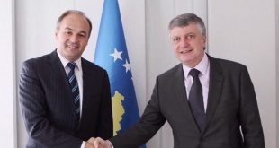 Zëvendëskryeministri i Kosovës, Enver Hoxhaj, ka zhvilluar një takim me ambasadorin e Francës, Didier Chabert