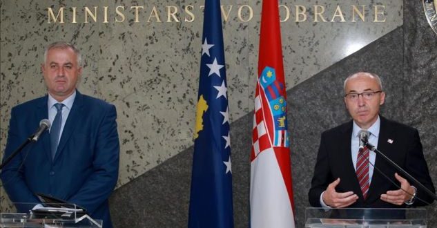 Ministri i Mbrojtjes së Kroacisë, Damir Krstiçeviq është takuar sot me ministrin MFSK-së, Rrustem Berisha