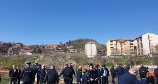 Sot në shtratin e lumit Ibër në Mitrovicë janë përleshur shqiptarët dhe serbët