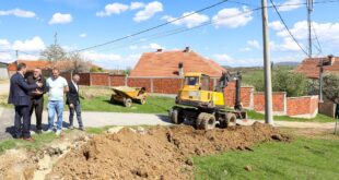 Përfunduan punimet në kuadër të projektit për kyçje individuale të shtëpive në rrjetin e ujësjellësit, në lagjet e fshatit Plluzhinë