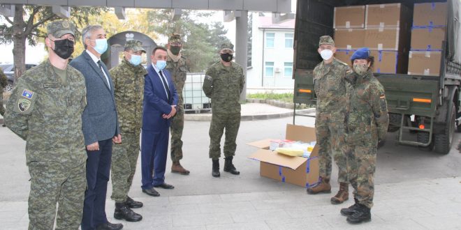 Në kazermën “Adem Jashari”, u mbajt ceremonia e pranim-dorëzimit të donacionit nga Republika Federale e Gjermanisë