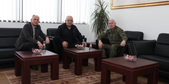 Komandanti i FSK-së, Bashkim Jashari, priti në takim ish-komandantin e Divizionit të Kukësit, gjeneralin, Kudusi Lame