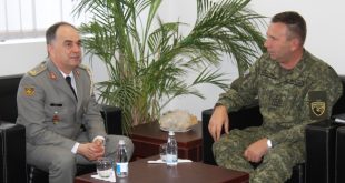 Gjenerali shqiptar Bajram Begaj është pritur sot në takim nga ministri Berisha dhe komandanti i FSK-së gjeneral Rama