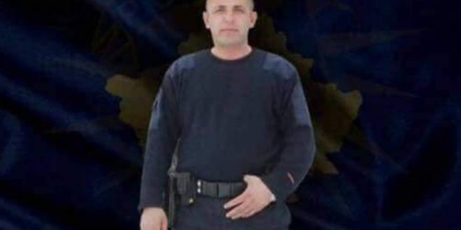 Kryetari i vendit, Hashim Thaçi e shpall “Hero të Kosovës” policin e Kosovës, Izet Demaj