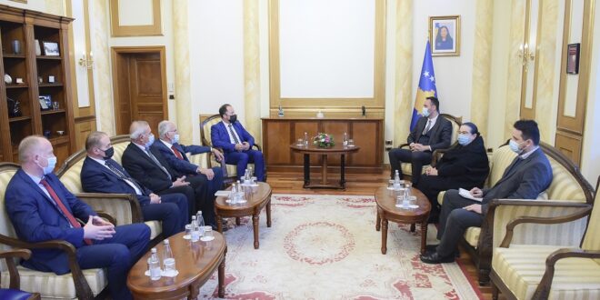 Kryetari Glauk Konjufca priti në takim përfaqësuesit e Këshillit Kombëtar Shqiptar nga Mali i Zi